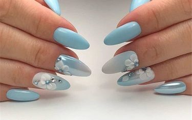 کاشت ناخن برجسته طرح گل